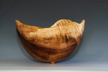  Lg. Koa NE bowl with 3 carved feet 